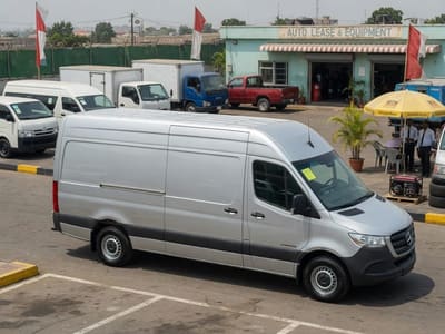 Renault Master L2H2 — Paris Delivery Fleet Lease